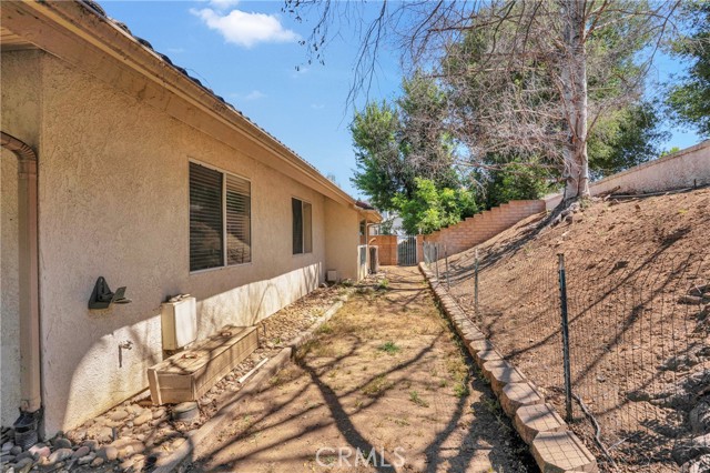 37581 Oak Mesa Drive, Yucaipa CA: https://media.crmls.org/medias/c892c65d-5237-4fea-83bb-d8d76fa3f228.jpg