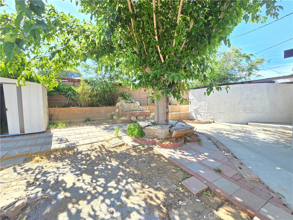 https://media.crmls.org/medias/c8942819-c725-4db7-9053-70d6d9e7a0b2.jpg?preset=X-Large