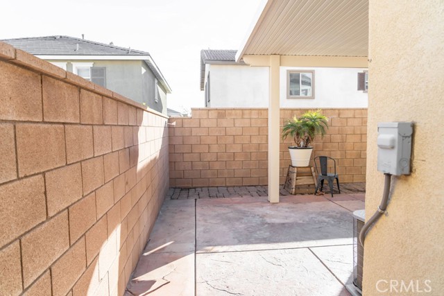 Detail Gallery Image 10 of 26 For 16745 Meridian Ln, Fontana,  CA 92336 - 3 Beds | 2/1 Baths