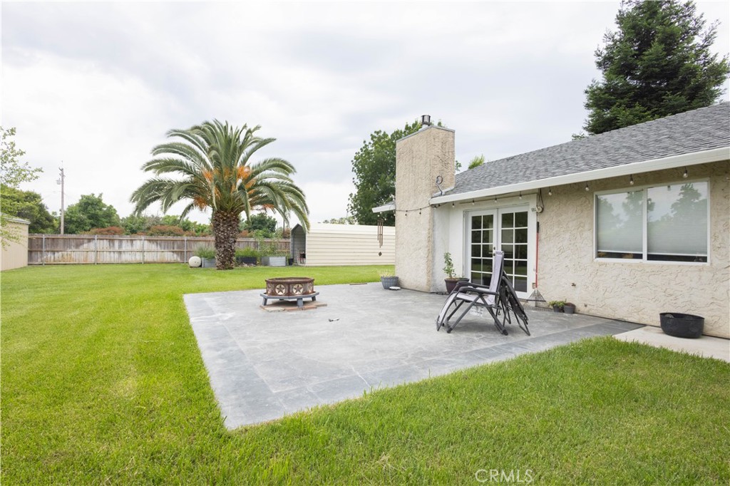 https://media.crmls.org/medias/c895233a-1969-42ce-aba5-4ffb426393aa.jpg?preset=X-Large