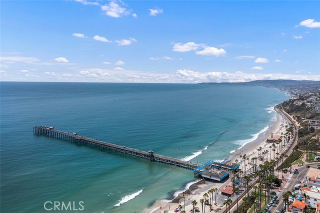 504 Avenida De La Riviera, San Clemente CA: https://media.crmls.org/medias/c8958d34-76dd-4037-bd42-237b4e0e7331.jpg