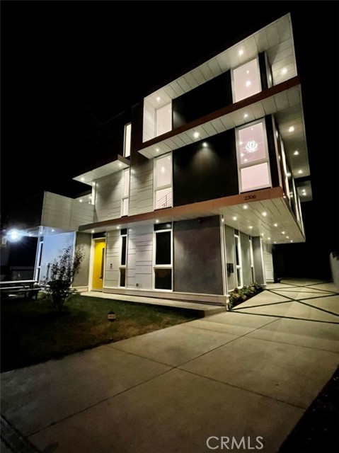 2306 Aviation Boulevard, Redondo Beach, California 90278, 4 Bedrooms Bedrooms, ,5 BathroomsBathrooms,Residential,Sold,Aviation,PV21199795