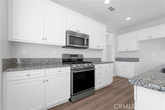 Detail Gallery Image 11 of 15 For 30183 Redding, Murrieta,  CA 92563 - 5 Beds | 3 Baths