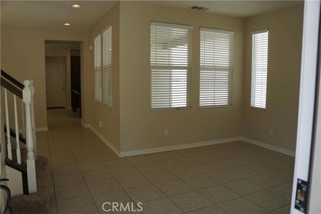 Detail Gallery Image 8 of 31 For 31882 Domenoe Way, Temecula,  CA 92592 - 4 Beds | 3/1 Baths