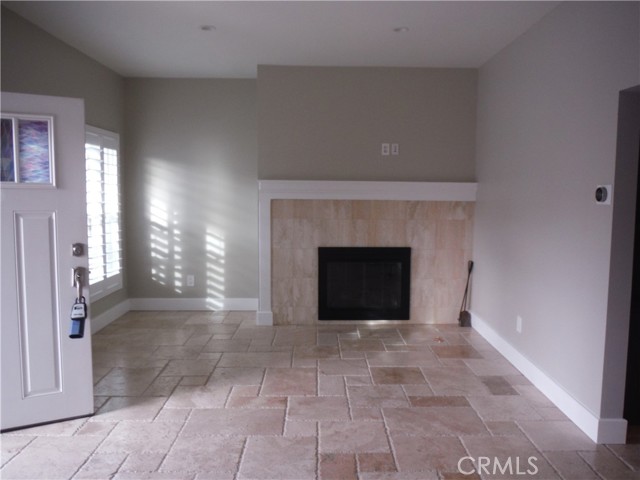 Detail Gallery Image 3 of 16 For 122 Roycroft Ave a,  Long Beach,  CA 90803 - 2 Beds | 1 Baths
