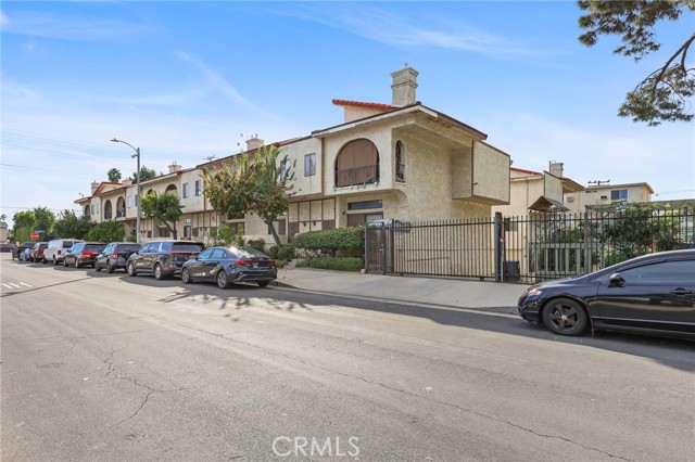 Detail Gallery Image 36 of 38 For 13243 Vanowen #2,  North Hollywood,  CA 91605 - 2 Beds | 3 Baths