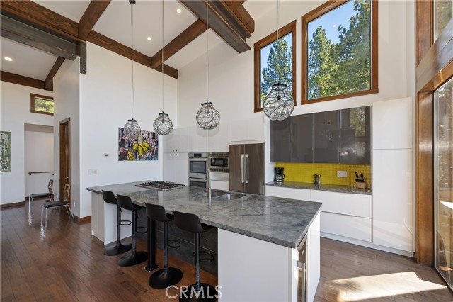 43669 Ridge Crest, Big Bear Lake, CA 92315