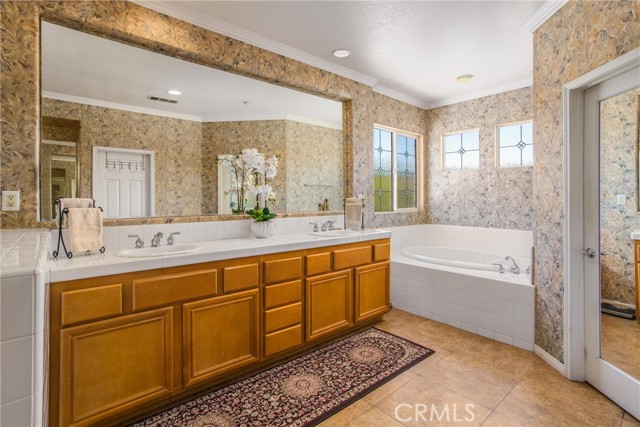 Detail Gallery Image 38 of 72 For 2109 Canyon View Ln, Redlands,  CA 92373 - 4 Beds | 4 Baths