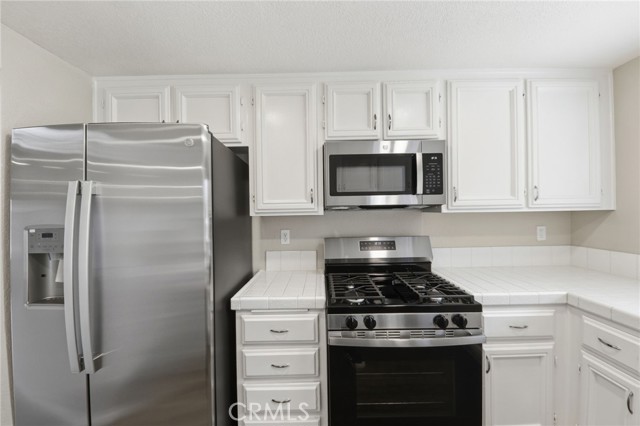 Detail Gallery Image 13 of 42 For 24808 Half Dome Ct, Murrieta,  CA 92562 - 4 Beds | 3 Baths