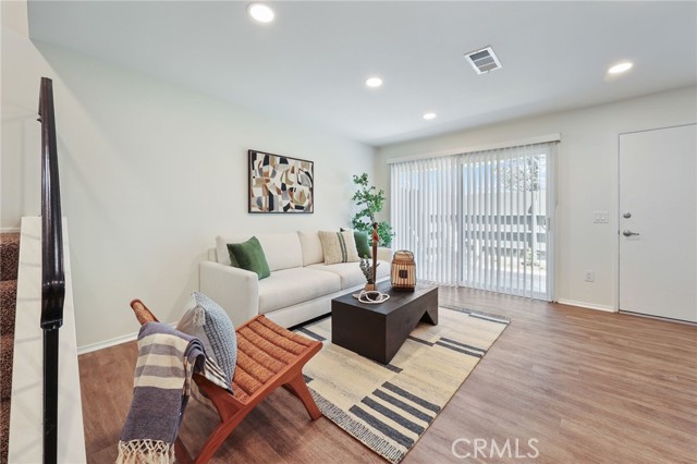 1634 Iowa Street, Costa Mesa CA: https://media.crmls.org/medias/c8980a5b-1f59-4e37-a78e-4eca51a89b1c.jpg