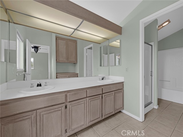 6004 Rothko Lane, Simi Valley CA: https://media.crmls.org/medias/c8981d51-36eb-458a-b2e7-78408f48df51.jpg
