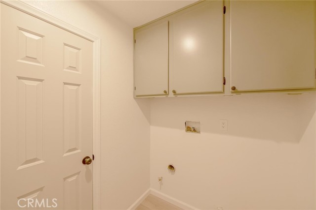 Detail Gallery Image 13 of 20 For 13063 Canyon Oak Ct, Victorville,  CA 92395 - 5 Beds | 3 Baths
