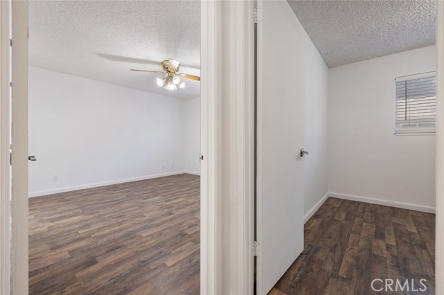 1920 E Orangeburg Avenue, Modesto CA: https://media.crmls.org/medias/c8987018-6974-415c-905c-d0004c2bcb4a.jpg