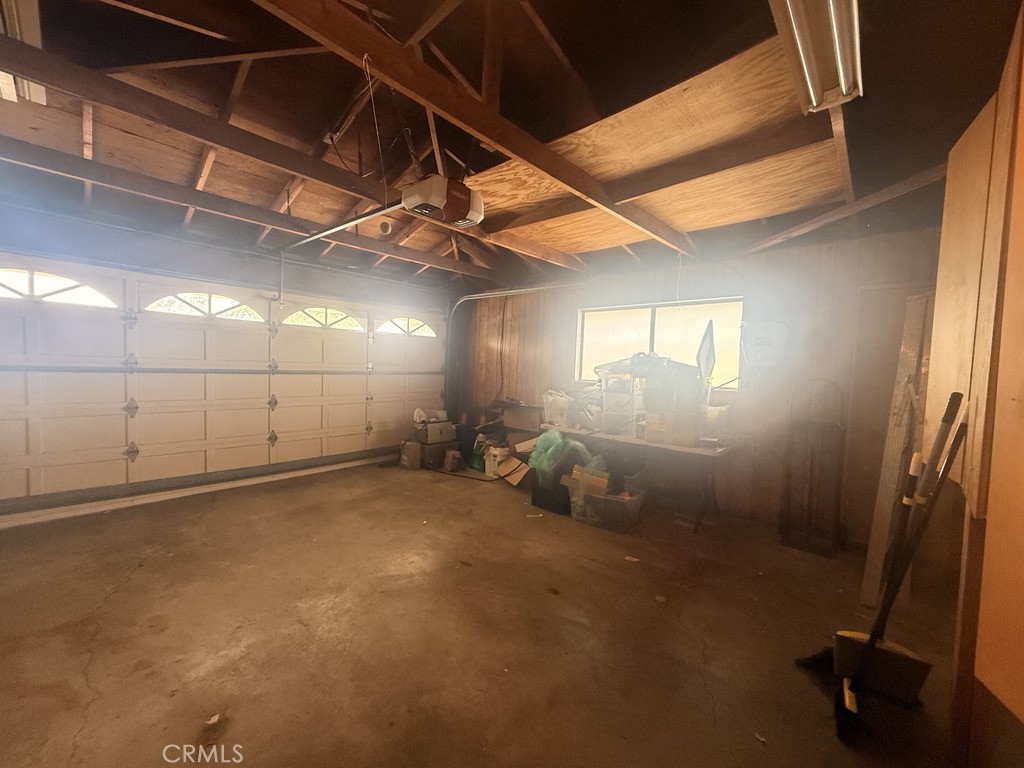 https://media.crmls.org/medias/c8988f15-5c77-4372-b03e-0216a51fe56b.jpg?preset=X-Large