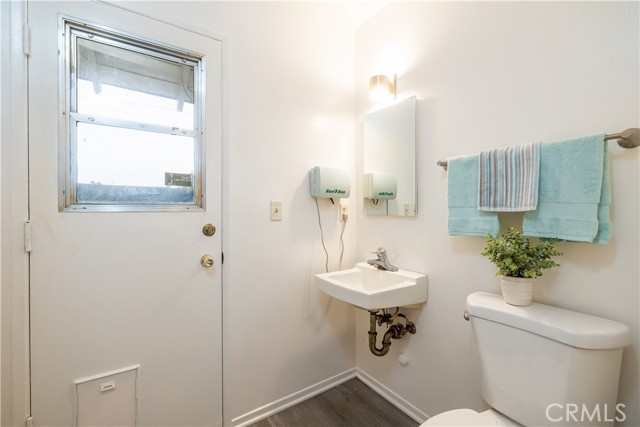 Detail Gallery Image 24 of 52 For 1509 W Laster Ave, Anaheim,  CA 92802 - 4 Beds | 2/1 Baths