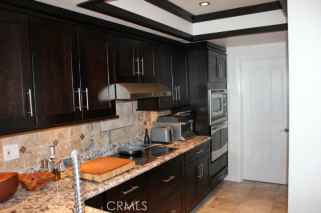 140 The Village, Redondo Beach, California 90277, 1 Bedroom Bedrooms, ,1 BathroomBathrooms,Residential,Sold,The Village,SB14184276