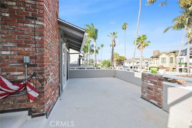 411 Goldenrod, Corona del Mar CA: https://media.crmls.org/medias/c89a443c-3804-452b-bc54-c3eff4a25ebc.jpg