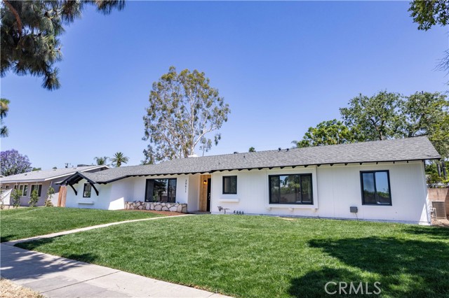 20611 Devonshire Street, Chatsworth CA: https://media.crmls.org/medias/c89ada68-8ce6-4fd8-86fa-4b4dcaac70bf.jpg