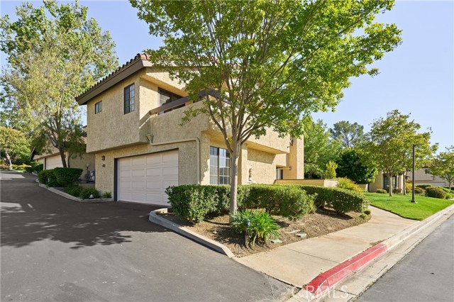 1202 Monte Sereno Drive, Thousand Oaks CA: https://media.crmls.org/medias/c89bbdc9-5521-48e0-8438-dbf236480ded.jpg