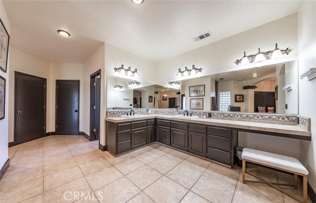 9172 Frontier Street, Hanford CA: https://media.crmls.org/medias/c89be949-129a-4b7b-bddd-e70f88b88f55.jpg