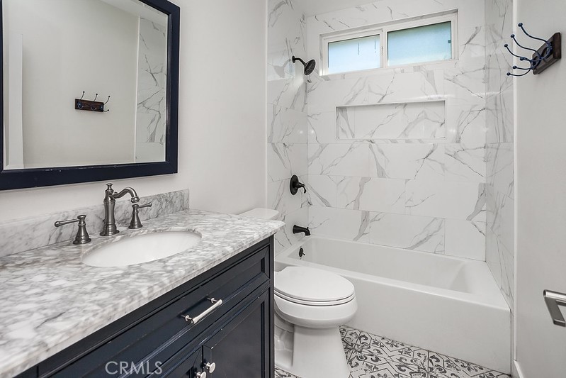 https://media.crmls.org/medias/c89cec03-3e34-45a0-abb7-13ba924882ae.jpg?preset=X-Large