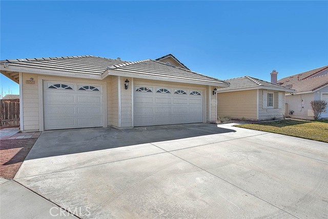 Detail Gallery Image 3 of 68 For 15151 Desert Oak, Victorville,  CA 92394 - 4 Beds | 2 Baths