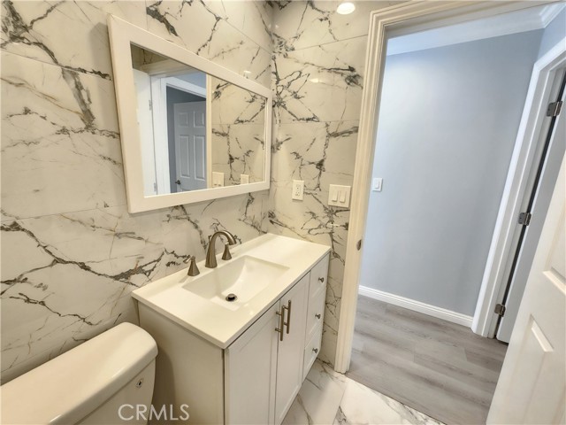 Detail Gallery Image 7 of 13 For 21217 De La Guerra St #B,  Woodland Hills,  CA 91364 - 1 Beds | 1 Baths