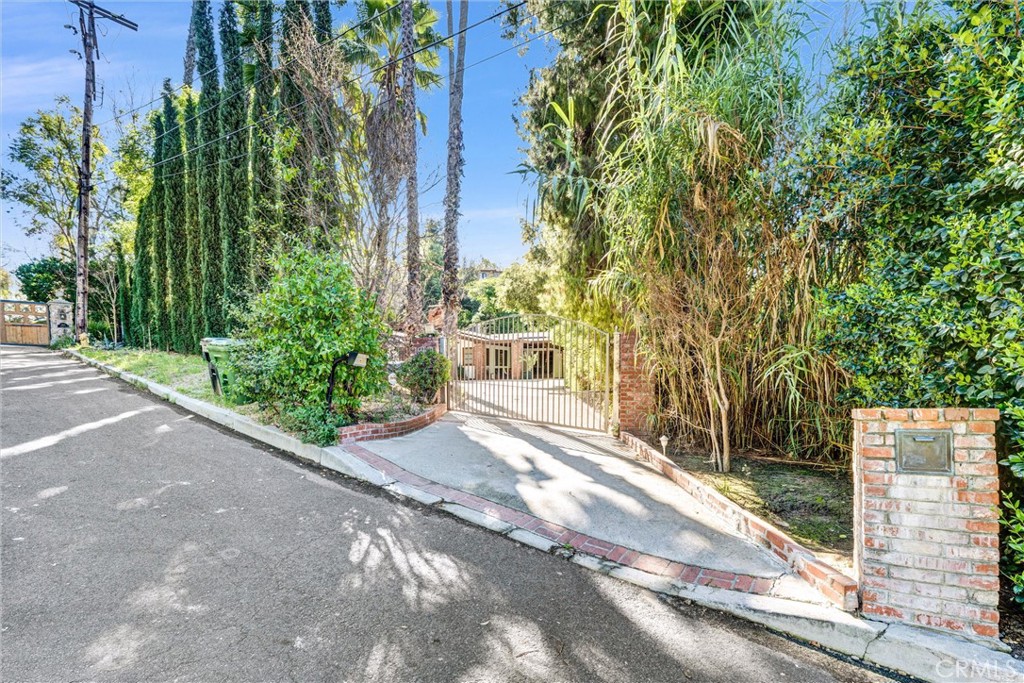 19130 Charles Street