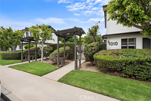 1010 1016 Valencia Street, Costa Mesa CA: https://media.crmls.org/medias/c89dbc66-c43f-4521-97b6-b2263ddcbfa9.jpg
