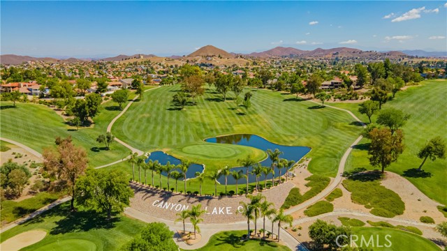 30360 Point Marina, Canyon Lake CA: https://media.crmls.org/medias/c89dcea6-ae26-4794-8905-705569d979e3.jpg