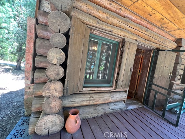28879 Sycamore, Lake Arrowhead CA: https://media.crmls.org/medias/c89e3dba-6490-49d0-a57a-5dc98d1a061d.jpg