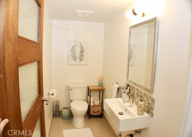 Detail Gallery Image 16 of 23 For 4820 Abbeyville Ave, Woodland Hills,  CA 91364 - 4 Beds | 4 Baths