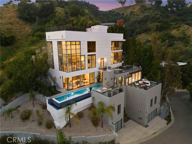 Detail Gallery Image 34 of 37 For 2746 Rinconia Dr, Los Angeles,  CA 90068 - 4 Beds | 3/1 Baths