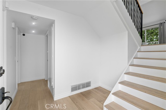 Detail Gallery Image 10 of 18 For 2010 Barranca, Newport Beach,  CA 92660 - 3 Beds | 2 Baths