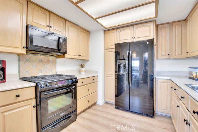 Detail Gallery Image 17 of 43 For 8866 Tulare Dr 301c,  Huntington Beach,  CA 92646 - 3 Beds | 2 Baths