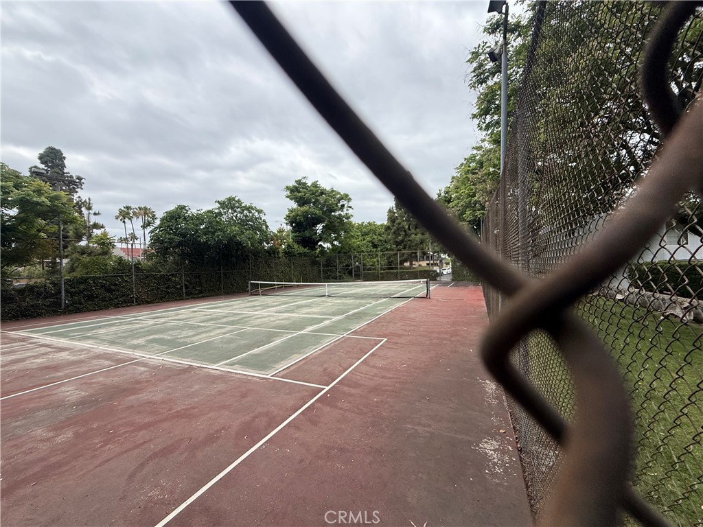 https://media.crmls.org/medias/c8a0af7b-26a6-4450-932d-e051445c02c8.jpg?preset=X-Large