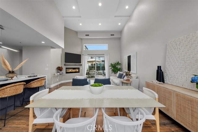Detail Gallery Image 7 of 36 For 2713 Carnegie Ln #B,  Redondo Beach,  CA 90278 - 5 Beds | 4 Baths