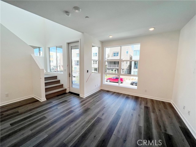 Detail Gallery Image 3 of 20 For 11028 Momentum Dr, Rancho Cucamonga,  CA 91730 - 3 Beds | 2/1 Baths