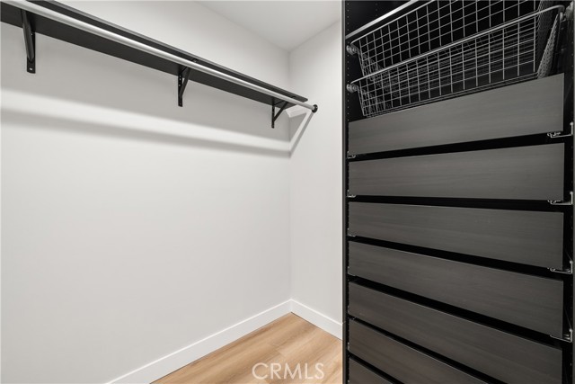 Detail Gallery Image 11 of 28 For 14622 Huston St, Sherman Oaks,  CA 91403 - 5 Beds | 5 Baths