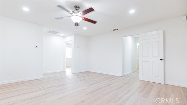 Detail Gallery Image 29 of 49 For 9515 Juniper, Apple Valley,  CA 92308 - 6 Beds | 4/1 Baths