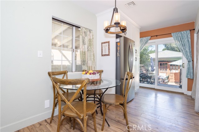10321 Owensmouth Avenue, Chatsworth CA: https://media.crmls.org/medias/c8a38e82-4b10-4457-a9d4-8cfcbc6465e7.jpg