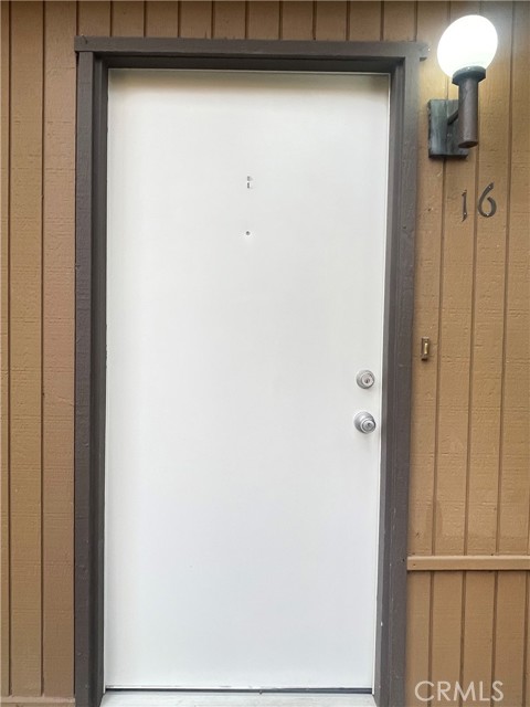 100 Hurlbut Street, Pasadena CA: https://media.crmls.org/medias/c8a3956d-cef7-486a-ac82-9648557253cf.jpg