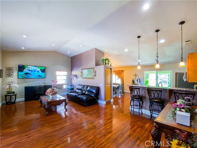 Detail Gallery Image 11 of 41 For 3320 Kipper, Palmdale,  CA 93535 - 4 Beds | 2 Baths