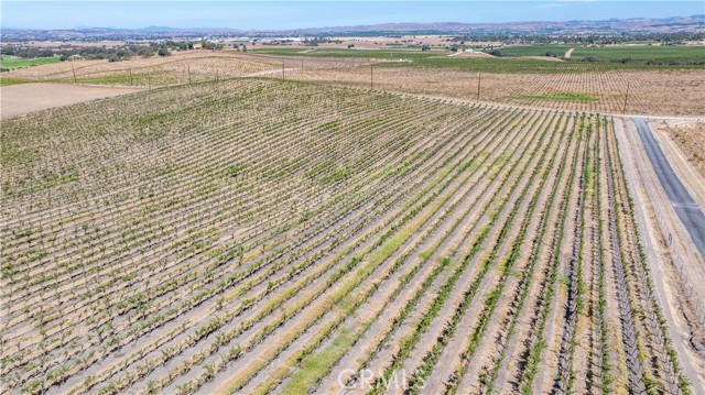 4825 Mill Road, Paso Robles CA: https://media.crmls.org/medias/c8a4a103-f977-4596-ab28-ecce417514cf.jpg