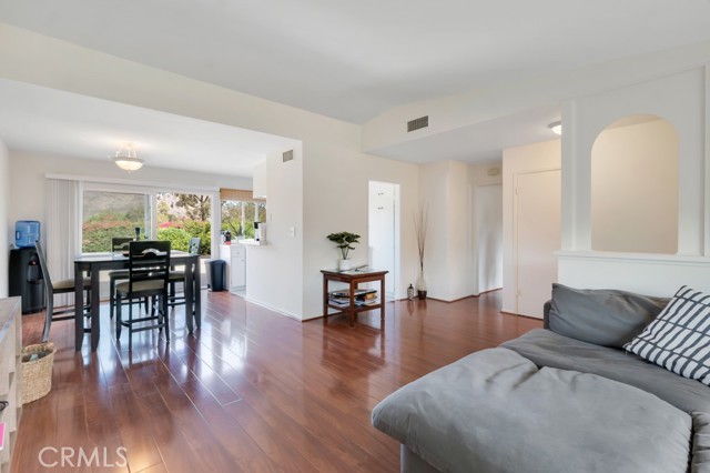 245 Dickenson Avenue, Newbury Park CA: https://media.crmls.org/medias/c8a4f14a-c860-4a6b-a2c6-ec9c4cb41b56.jpg