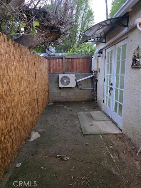 6705 De Celis Place, Lake Balboa CA: https://media.crmls.org/medias/c8a5490c-5da0-42f7-b624-5523b2349d0e.jpg