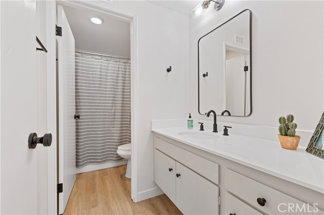 Detail Gallery Image 38 of 52 For 25457 via Macarena, Valencia,  CA 91355 - 5 Beds | 3 Baths