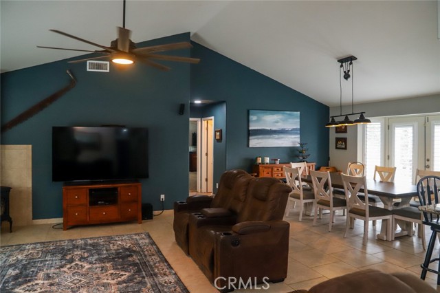 Detail Gallery Image 4 of 31 For 33478 Spreading Oak Ln, Auberry,  CA 93602 - 4 Beds | 3 Baths