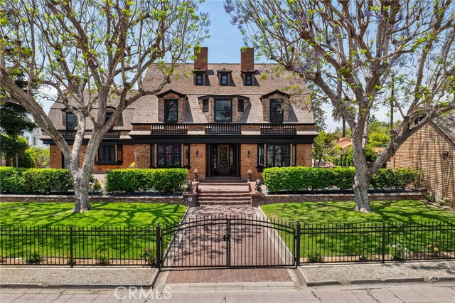 Detail Gallery Image 1 of 62 For 11 La Linda Dr, Long Beach,  CA 90807 - 8 Beds | 4/3 Baths