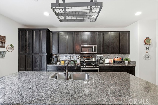 Detail Gallery Image 13 of 60 For 18332 Cayenne, San Bernardino,  CA 92407 - 4 Beds | 3/1 Baths